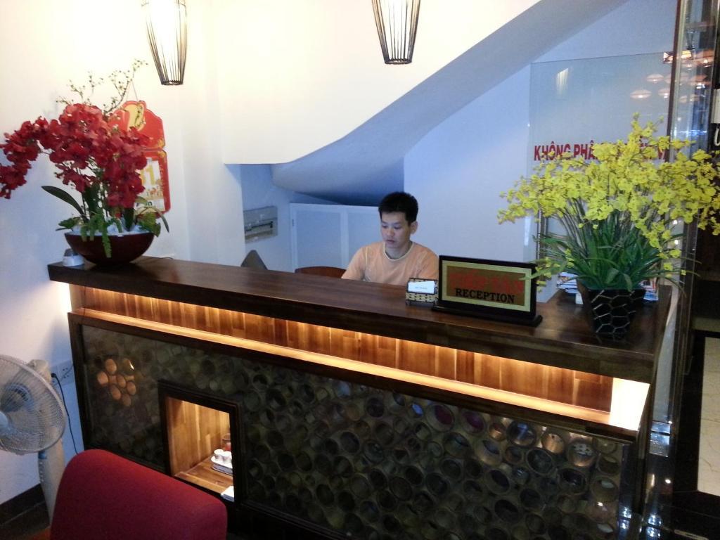 Pink Tulip Hotel Ho Chi Minh-stad Buitenkant foto